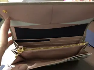 PRADA 全新品 1M1132 藕色女長夾（保卡、原廠盒都有）義大利購入（可議）