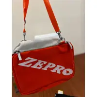 在飛比找蝦皮購物優惠-ZEPRO 手提側背兩用袋 有黑、紅兩色可選