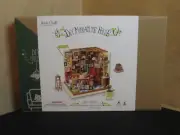 Miniature Craft Doll House "Sam's Study" Library Bookshop LED Lighting New!