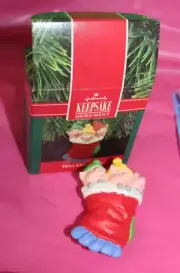 Hallmark Keepsake Three Little Piggies Vintage 1990 Holiday Ornament