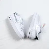 在飛比找Yahoo!奇摩拍賣優惠-Nike Air Force 1 Low 低筒 液態銀 黑白