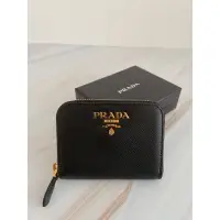 在飛比找蝦皮購物優惠-Prada 1MM268 防刮卡片零錢包 黑金