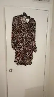 Hello Spring!!! leopard print semi sheer tunic length top size 1X $5.00
