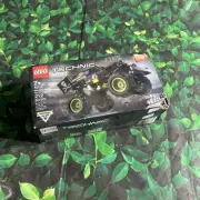 LEGO TECHNIC: Monster Jam Grave Digger Set 42118 Retired Brand New.