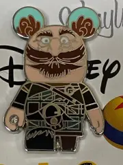 2013 Disney Booster Pin Vinylmation Pixar Series #1 Brave King Fergus Chaser