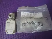1LS2-J YAMATAKE HONEYWELL MICRO LIMIT SWITCH 250VAC 480VAC 10A 1/2HP (2 PIECES)