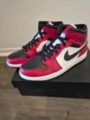 NEW Jordan 1 Mid Chicago Black Toe SIZE US9