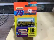 MATCHBOX 75 CHALLENGE GOLD 18 EXTENDING LADDER FIRE TRUCK
