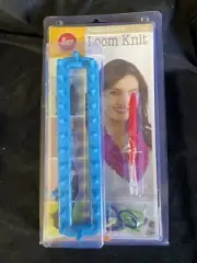 BOYE "I TAUGHT MYSELF TO LOOM KNIT" KIT. TOOLS & INSTRUCTS FOR 10 PROJECTS New