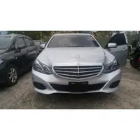 在飛比找蝦皮購物優惠-2013 BENZ E200 銀色 跑六萬多公哩 專賣 國產