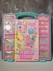 It's So Me! Kawaii Jewelry Studio Kit - Storage Case/300+ Beads/Thread/Cord(161)