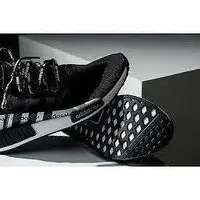 在飛比找Yahoo!奇摩拍賣優惠-全新ADIDAS NMD_R1 黑白 日文 拼接 滿版 鞋帶