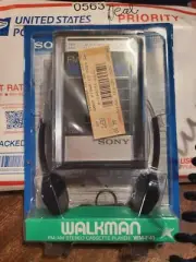 RARE NEW Sony WM-F41 Vintage Walkman FM/AM Stereo Cassette Tape Player Japan NOS
