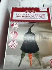 Holiday Time Christmas 3 Outlet Outdoor Mechanical Timer. New