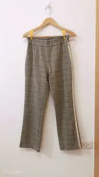 在飛比找Yahoo!奇摩拍賣優惠-Larv’va亞米 美褲 M 設計師價7980 (流行秀,I