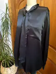 Decjuba Ladies Satin Green Tie Front shirt Blouse size 14