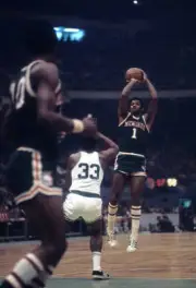Milwaukee Bucks Oscar Robertson in action shooting vs Boston Celti- Old Photo