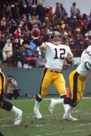 Quarterback Terry Bradshaw Pittsburgh Steelers drops back to pass - Old Photo