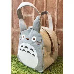 JP購✿吉卜力 日本正版 造型綿布電繡小提袋-灰龍貓 宮崎駿 龍貓 TOTORO 拉鍊 手提袋 手提包 小提袋 便當袋