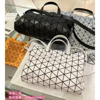 在飛比找蝦皮購物優惠-二手 三宅一生 ISSEY MIYAKE BAOBAO 新款