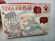 RED Vinea and Ram Siege ending Machine 1/72 #72002