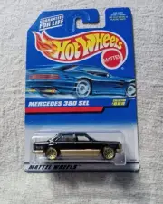 1997 Hot Wheels MERCEDES 380 SEL Black/Gold Two Tone Luxury Sedan Collector #889
