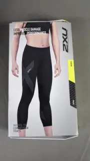 2XU Compression Leggings Womens Medium Black Mid Rise 7/8 Waistband Storage