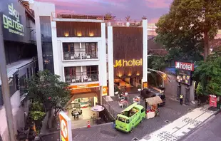 雷根J4旅館J4 Hotels Legian