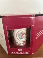 Vintage Set of 4 Royal Albert Lady Carlyle Tea Mugs NEW Condition.
