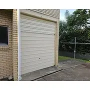Quiet, 3km From Brisbane Cbd, Large 2-bedroom Apartment