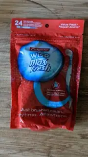 Colgate Max Fresh peppermint Wisp Disposable portable Mini Toothbrush 24Pk