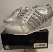 JOAN BOYCE METALLIC SILVER WEDGE COMFORT SHOES SIZE 9.5 - NEW