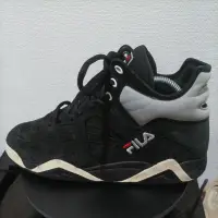 在飛比找蝦皮購物優惠-斐樂 Fila Cage 復古籃球鞋