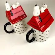 Peanuts Snoopy Doghouse Covered Ceramic Mug Cup 16oz with Topper set of 2