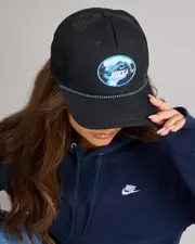 [Nike] Nike Women's Rise Outdoor Trucker Cap in Black/University Blue Size Small/Medium S/M Black/University Blue