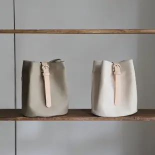 Pure. 質樸桶包 - 日本帆布 / 防水布 / 皮革背帶 / 手作包