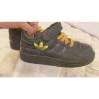 在飛比找蝦皮購物優惠-Adidas 愛迪達正品二手童鞋男童鞋皮革休閒鞋