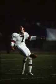 Punter Jeff Gossett Cleveland Browns punts against the Washington - Old Photo