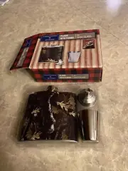 New Saddlebred Outdoors flask with funnel and shot glass