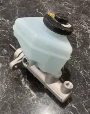 Genuine Toyota Brake Master Cylinder To Suit VDJ79 Series LANDCRUISER
