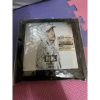 在飛比找蝦皮購物優惠-全新未拆封 周湯豪-real 2CD 首版 非再版 特殊包裝