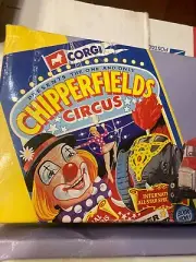 VTG "BRAND NEW" MINT, BOXED CORGI CHIPPERFIELDS CIRCUS #97885 SCAMMELL + CARAVAN