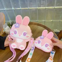 在飛比找ETMall東森購物網優惠-可愛兔子硅膠小女孩零錢兒童包包
