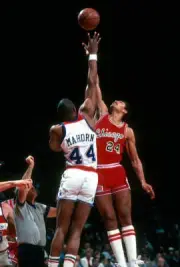 Reggie Theus of the Chicago Bulls Basketball 1980 Photo 1