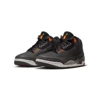 在飛比找momo購物網優惠-【NIKE 耐吉】Air Jordan 3 RetroFea