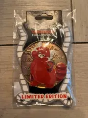 Disney D23 Expo 2022 DSSH Cursive Cuties LE400 Panda Mei Turning Red Pin
