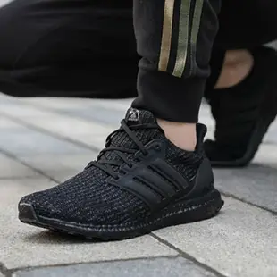 清倉 ADIDAS ULTRA BOOST 4.0 DNA Core Black 黑 黑武士 全黑鞋 慢跑 男女 FY9121