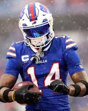 Stefon Diggs on Field Visor Buffalo Bills 8x10 NFL Football Photo