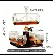 1 Set Of Whiskey And Wine Decanter 44oz/300 Ml
