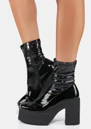 [Lamoda] Patent Reflection Ankle Boots